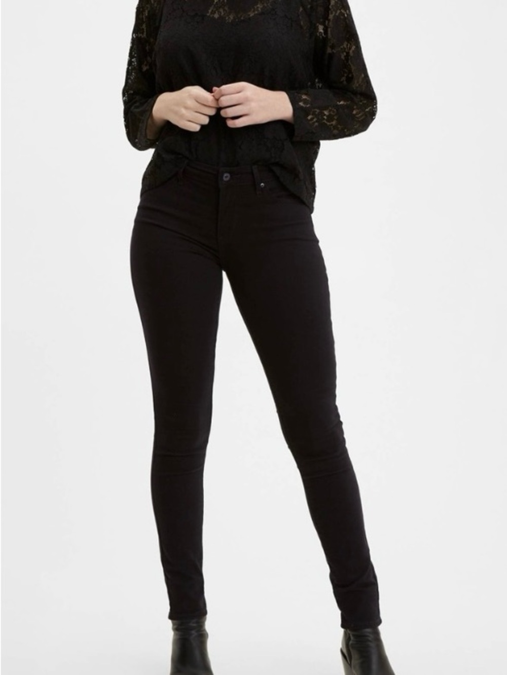 *like new* Levi’s 711 Skinny Black Jeans